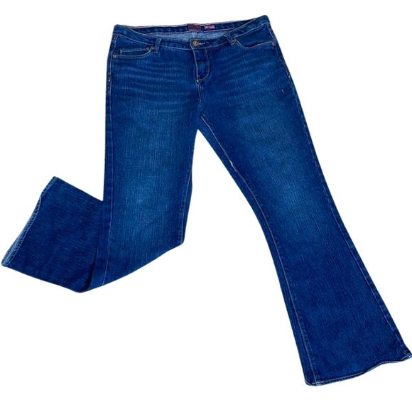 Signature Flare Fit Levi Strauss Company Designer Blue Jeans Size 16 1/2 Plus - Picture 1 of 14